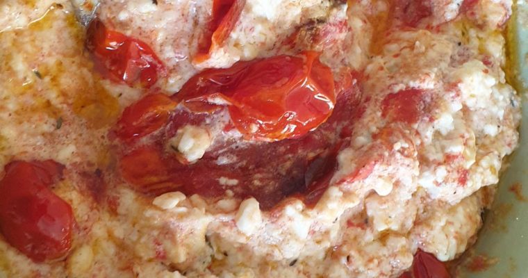 Tartinade feta tomates cerises au four et pain à l’ail